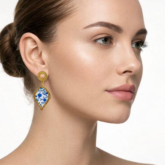 Blue Chinoiserie Teardrop Bezel
