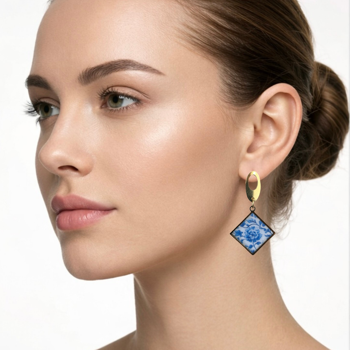 Blue Chinoiserie Diamond Bezel